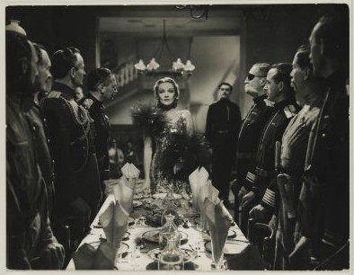 KNIGHT WITHOUT ARMOUR (1937, Jacques Feyder) La condesa Alexandra